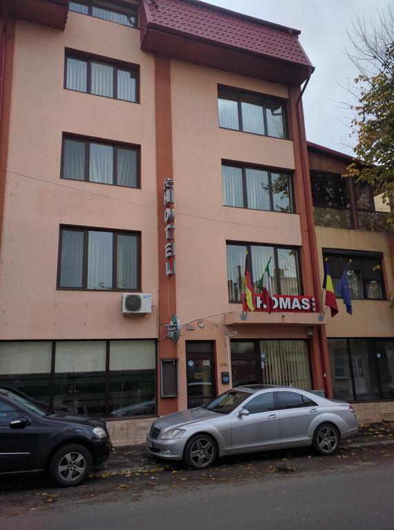 Hotel Thomas Bukares Bagian luar foto
