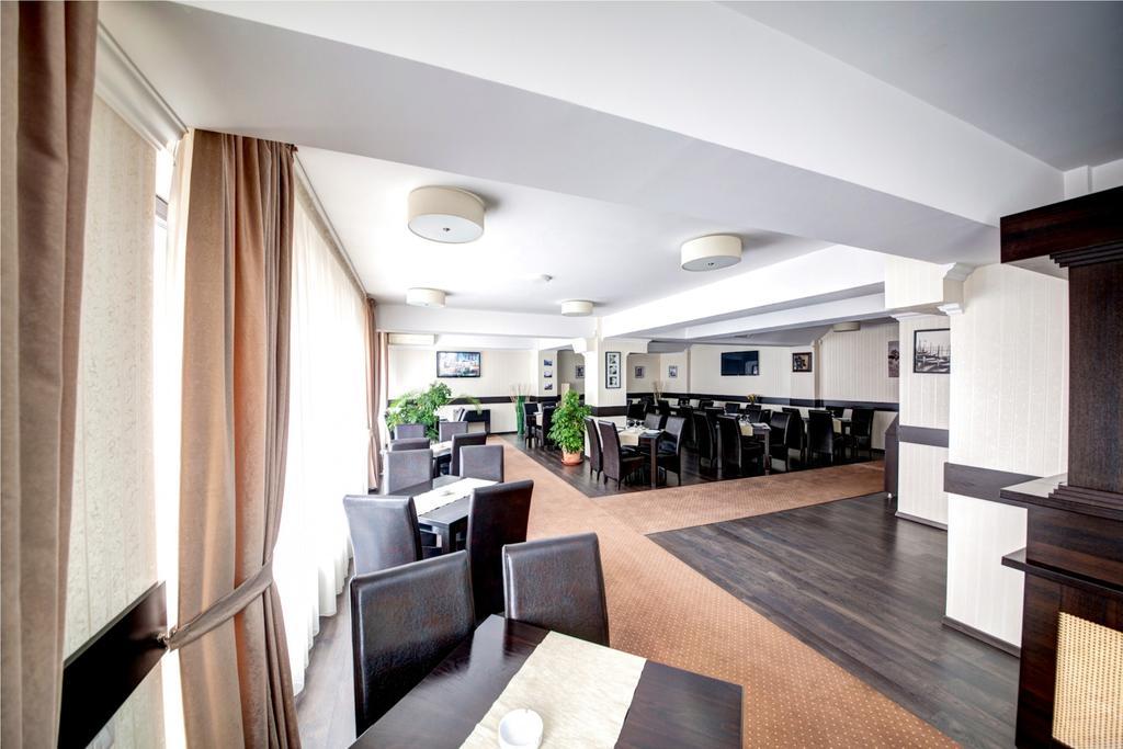 Hotel Thomas Bukares Bagian luar foto